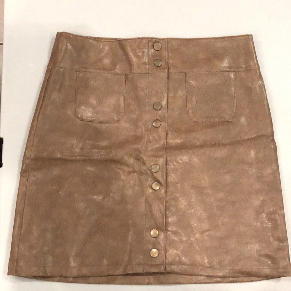 Faux leather high-waisted skirt